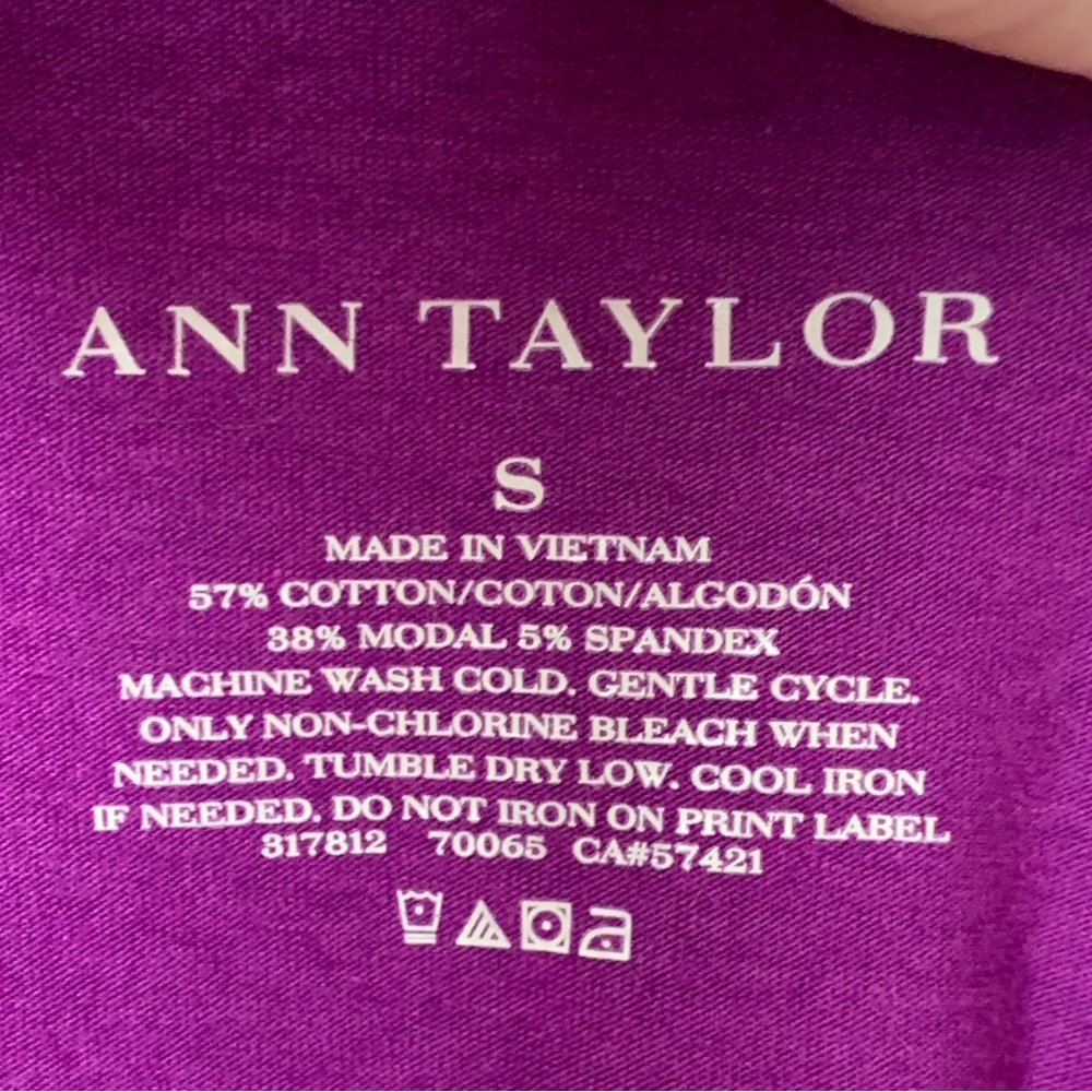 ANN TAYLOR Women’s Purple Rounded Neck Long Sleeve Tee Shirt Blouse - Picture 2 of 4